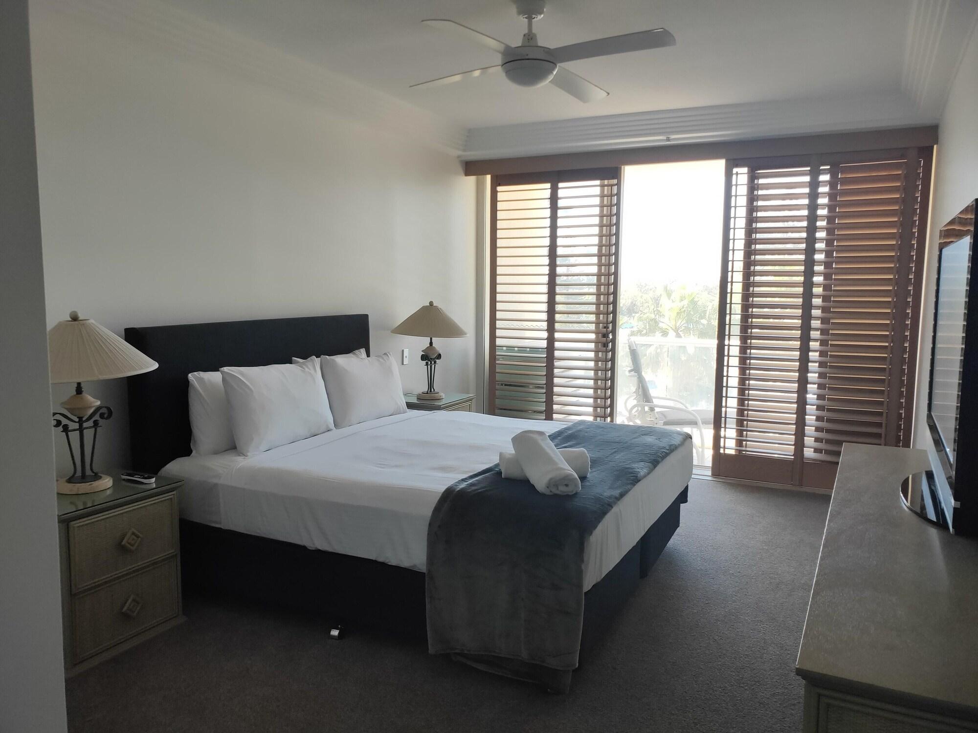 Carmel By The Sea Aparthotel Gold Coast Exterior photo
